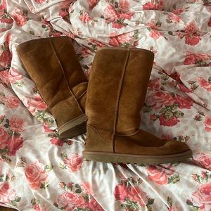 Chestnut uggs size 9